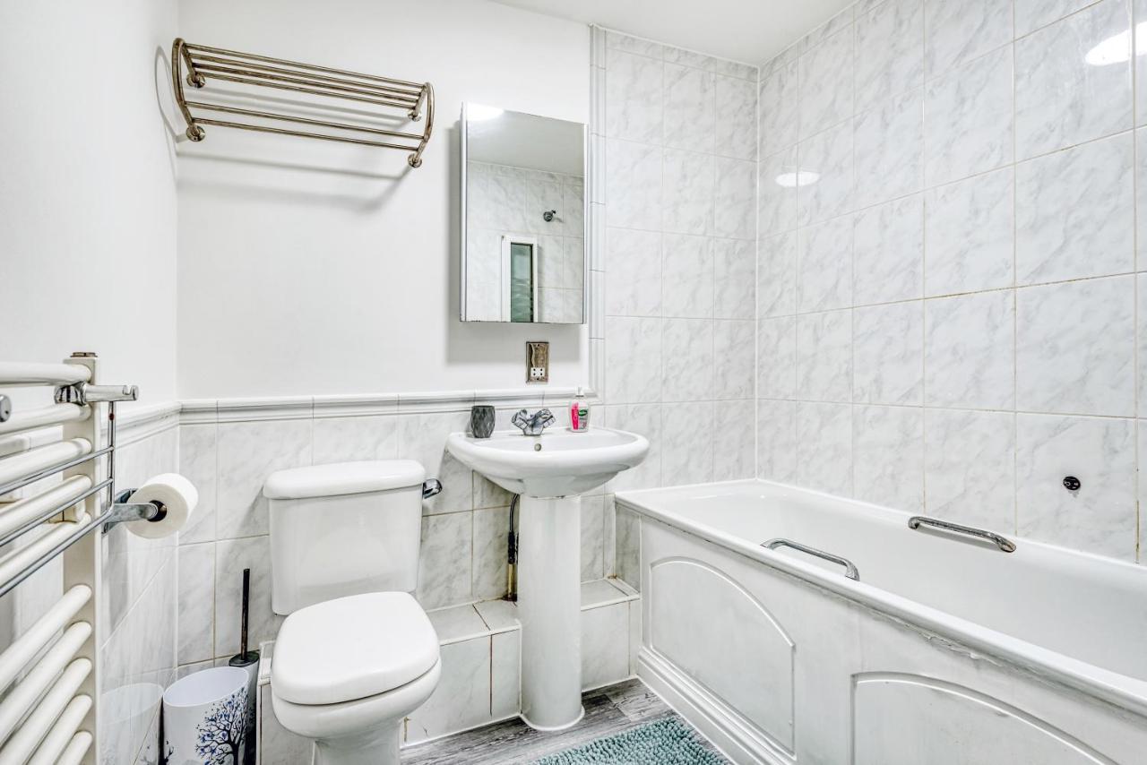 Riverside 2-Bedroom Apartments London Luaran gambar