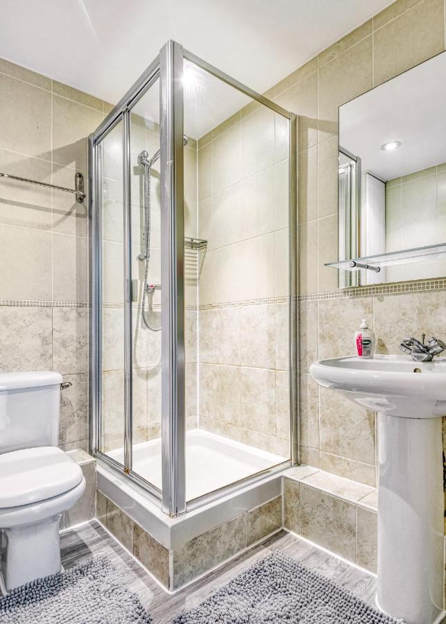 Riverside 2-Bedroom Apartments London Luaran gambar